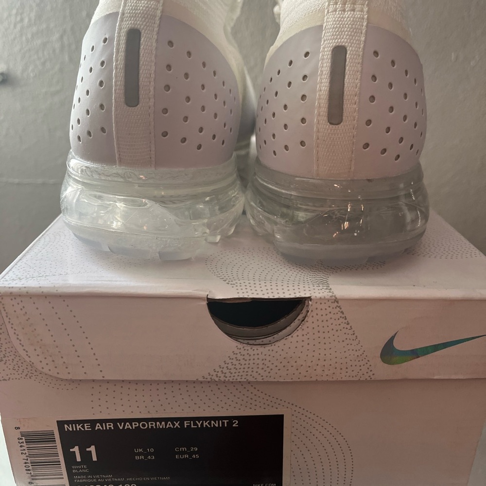 Nike VaporMax Flyknit Athletic Sneakers - White - Picture 4 of 6